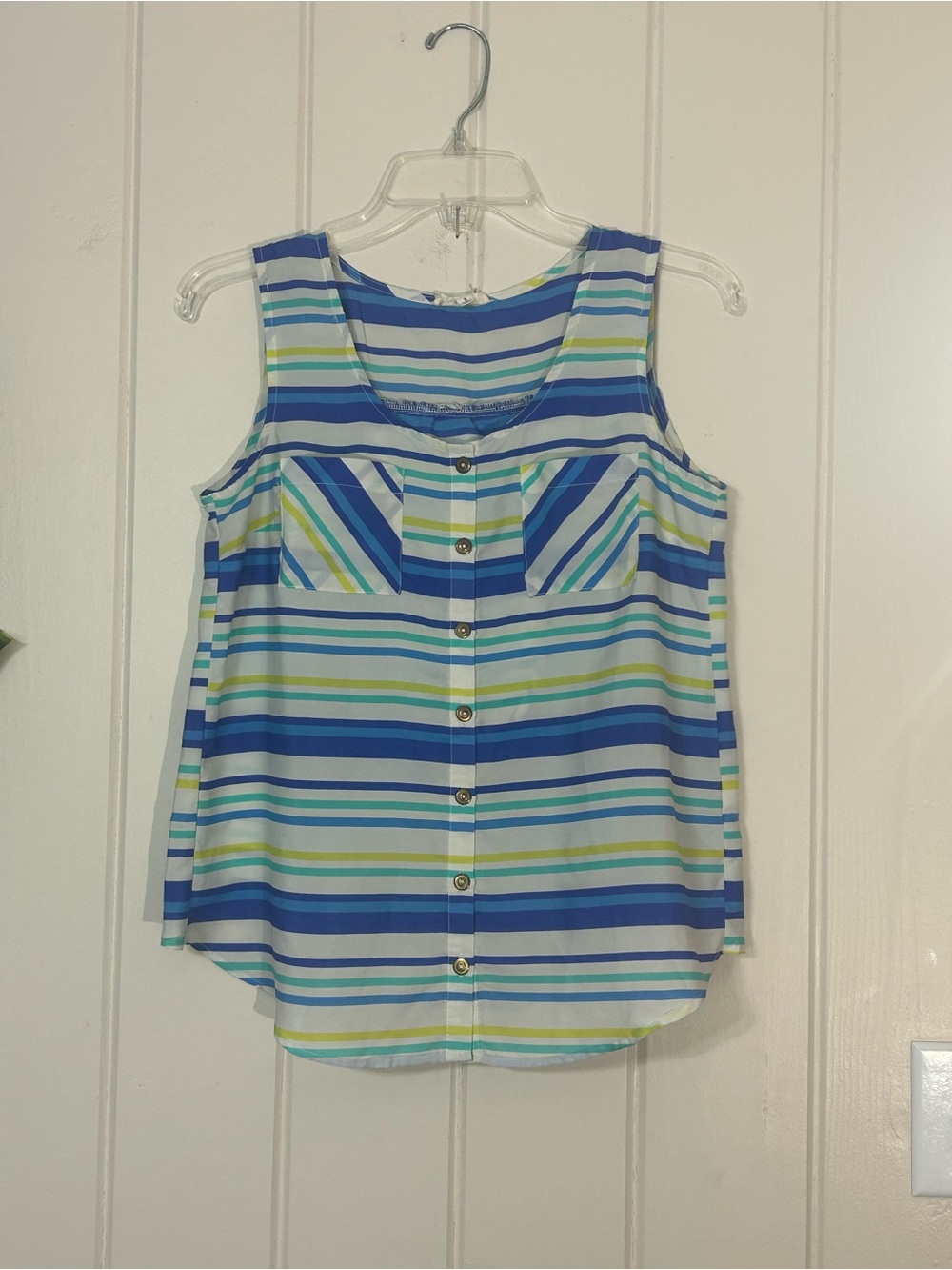 Mine Multi Color Stripe Tank Top Blouse
Ladies Teen Small  4 - 6
Pit to Pit 18”